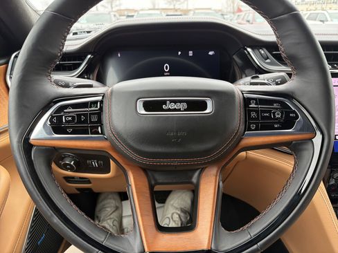 Used 2025 Jeep Grand Cherokee L Summit image 25