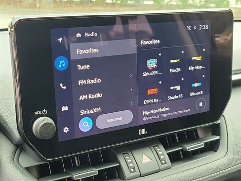 Used 2025 Toyota RAV4 Limited image 25