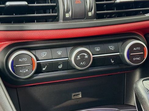 Used 2018 Alfa Romeo Giulia Ti Sport w/ Quick Order Package 22U Sport RWD image 19