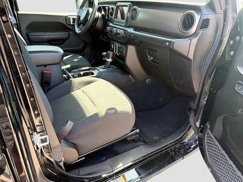 Used 2023 Jeep Wrangler Unlimited Sport AWD/4WD image 13