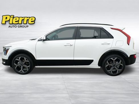 Used 2025 Kia Niro EX Touring FWD image 4