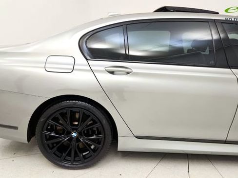 Used 2022 BMW 750i xDrive w/ M Sport Package AWD/4WD image 26
