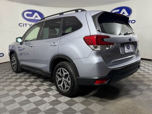 Used 2023 Subaru Forester Premium image 6