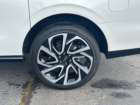 New 2026 Lincoln Navigator L Reserve AWD/4WD image 19