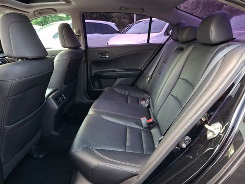Certified 2017 Honda Accord EX-L image 9
