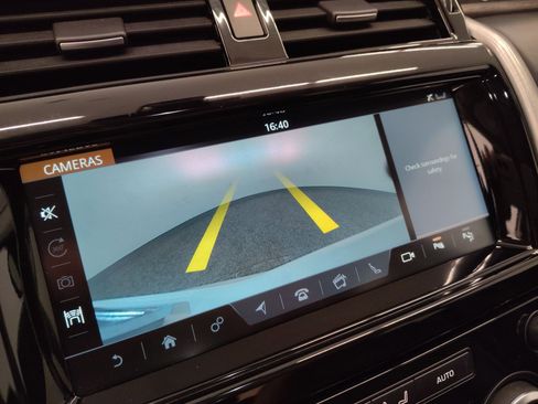 Used 2018 Land Rover Discovery HSE Luxury image 24