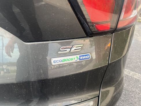 Used 2017 Ford Escape SE AWD/4WD image 9