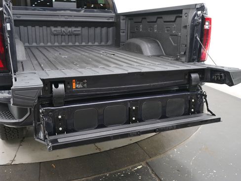 Used 2025 GMC Sierra 2500 Denali w/ Denali Reserve Package AWD/4WD image 17