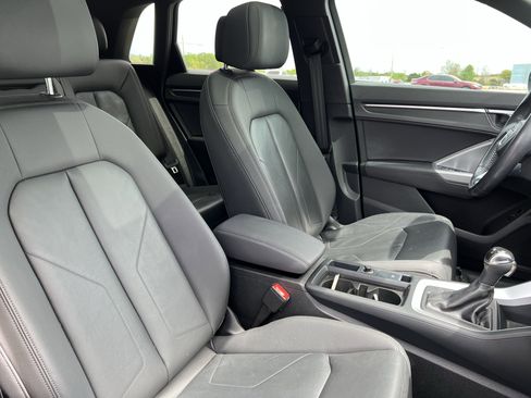 Used 2020 Audi Q3 2.0T Premium image 35
