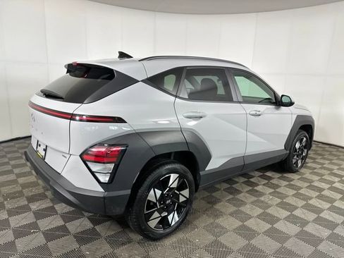 Used 2025 Hyundai Kona SEL image 3