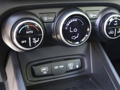 Certified 2026 Hyundai Venue SEL FWD image 19