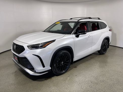 Certified 2024 Toyota Highlander XSE FWD image 7