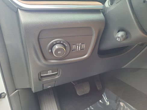 Used 2025 Jeep Grand Cherokee Summit AWD/4WD image 25