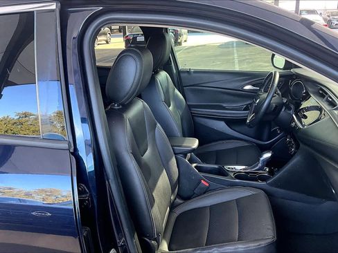 Used 2020 Buick Encore GX Essence w/ Experience Buick Package image 9
