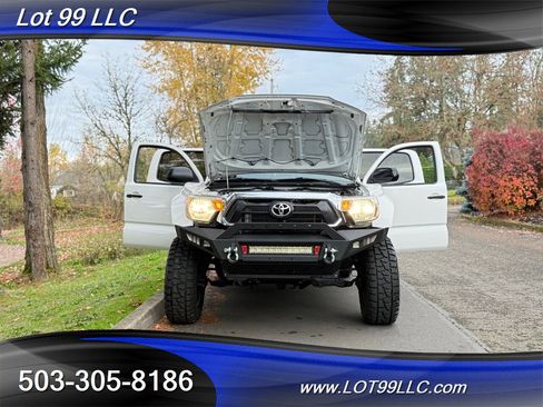 Used 2012 Toyota Tacoma PreRunner w/ SR5 Pkg image 39