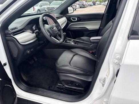 Used 2025 Jeep Compass Limited AWD/4WD image 24