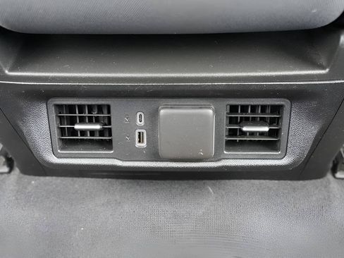 Used 2023 Chevrolet Silverado 1500 LT AWD/4WD image 18