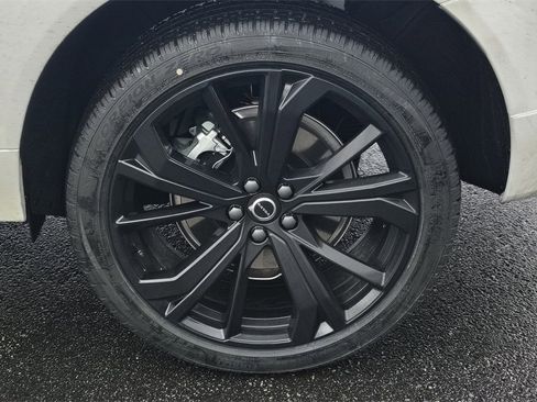 New 2026 Volvo XC60 B5 Ultra w/ Climate Package image 31