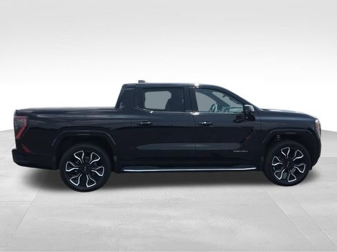 Used 2025 GMC Sierra EV Denali AWD/4WD image 9
