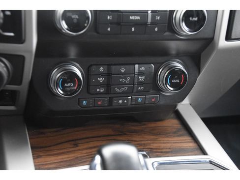 Used 2020 Ford F150 Lariat w/ Equipment Group 502A Luxury image 36