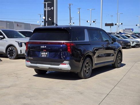 New 2026 Kia Carnival LX FWD image 4