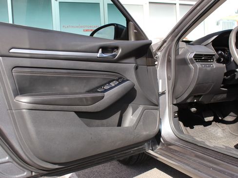 Used 2021 Nissan Altima 2.5 SV FWD image 11