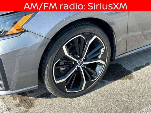 Used 2024 Nissan Altima 2.5 SR FWD image 11