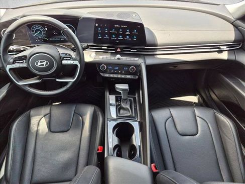 Used 2024 Hyundai Elantra Limited FWD image 18