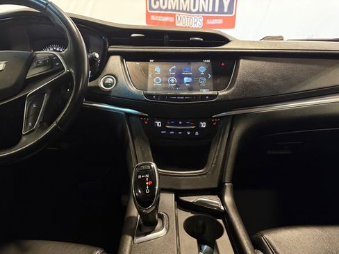 Used 2018 Cadillac XT5 Luxury image 33