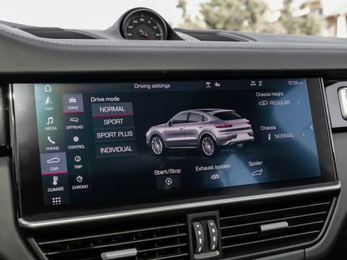 Used 2020 Porsche Cayenne Turbo image 35