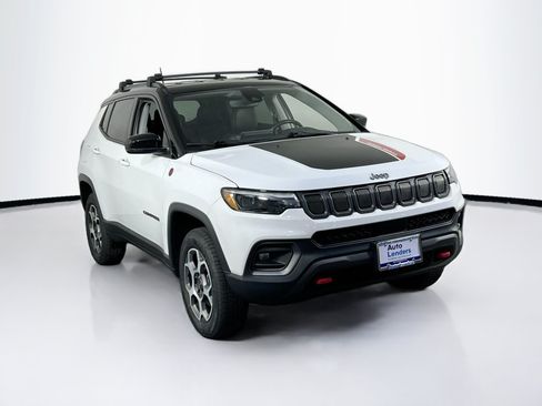 Used 2022 Jeep Compass Trailhawk w/ Trailhawk Elite Group AWD/4WD image 3