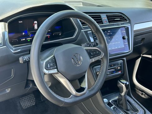 Used 2023 Volkswagen Tiguan SE FWD image 26