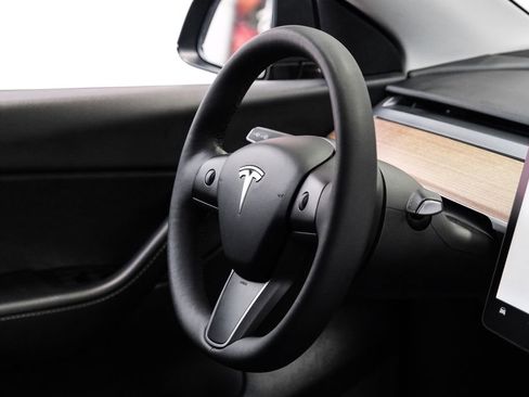 Used 2022 Tesla Model Y Performance AWD/4WD image 16