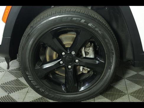 Used 2023 Jeep Grand Cherokee L Laredo AWD/4WD image 14