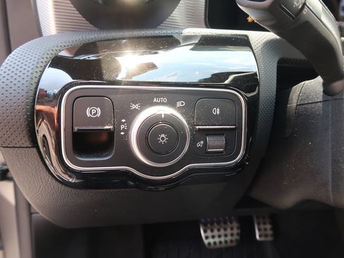 Used 2023 Mercedes-Benz CLA 35 AMG 4MATIC image 21