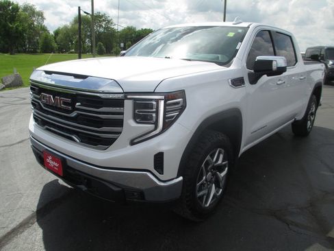 Used 2023 GMC Sierra 1500 SLT w/ SLT Convenience Package AWD/4WD image 13