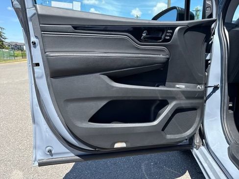 Used 2024 Honda Odyssey Touring image 16