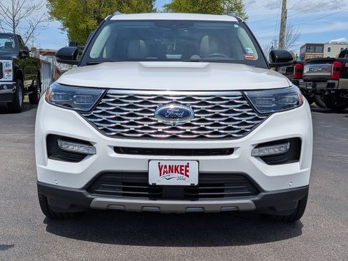 Certified 2022 Ford Explorer Platinum w/ Equipment Group 601A AWD/4WD image 9