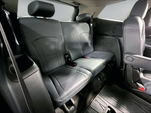 Used 2020 Buick Enclave Premium w/ Trailering Package, 5000 lbs. AWD/4WD image 24