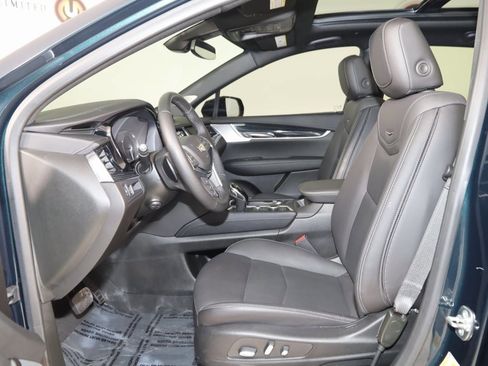 Used 2024 Cadillac XT5 Premium Luxury image 12
