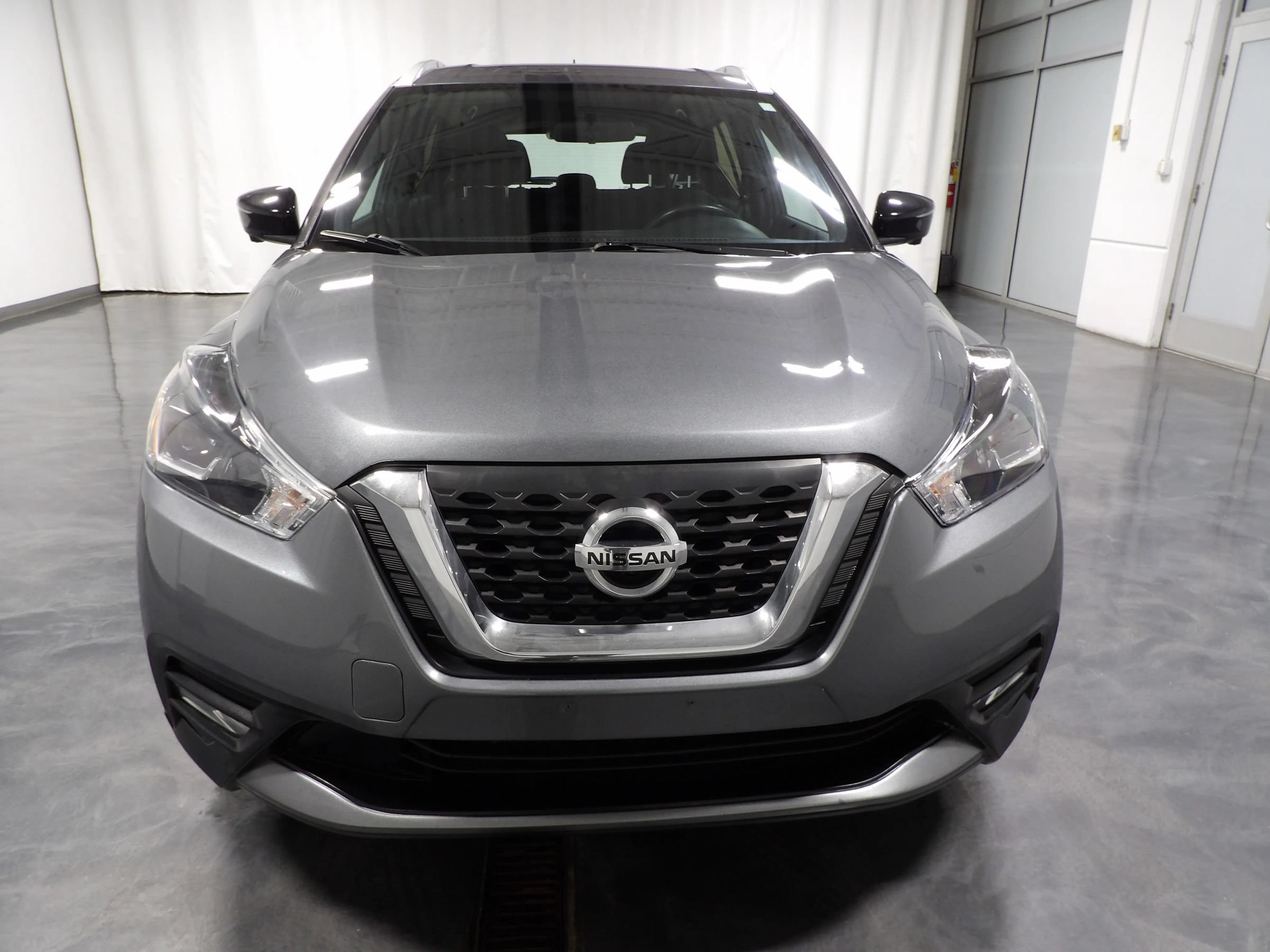 Used 2019 Nissan Kicks SR FWD image 2