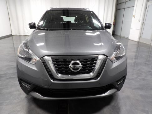 Used 2019 Nissan Kicks SR FWD image 2