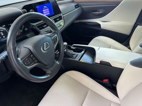 Certified 2023 Lexus ES 300h w/ Premium Package FWD image 11