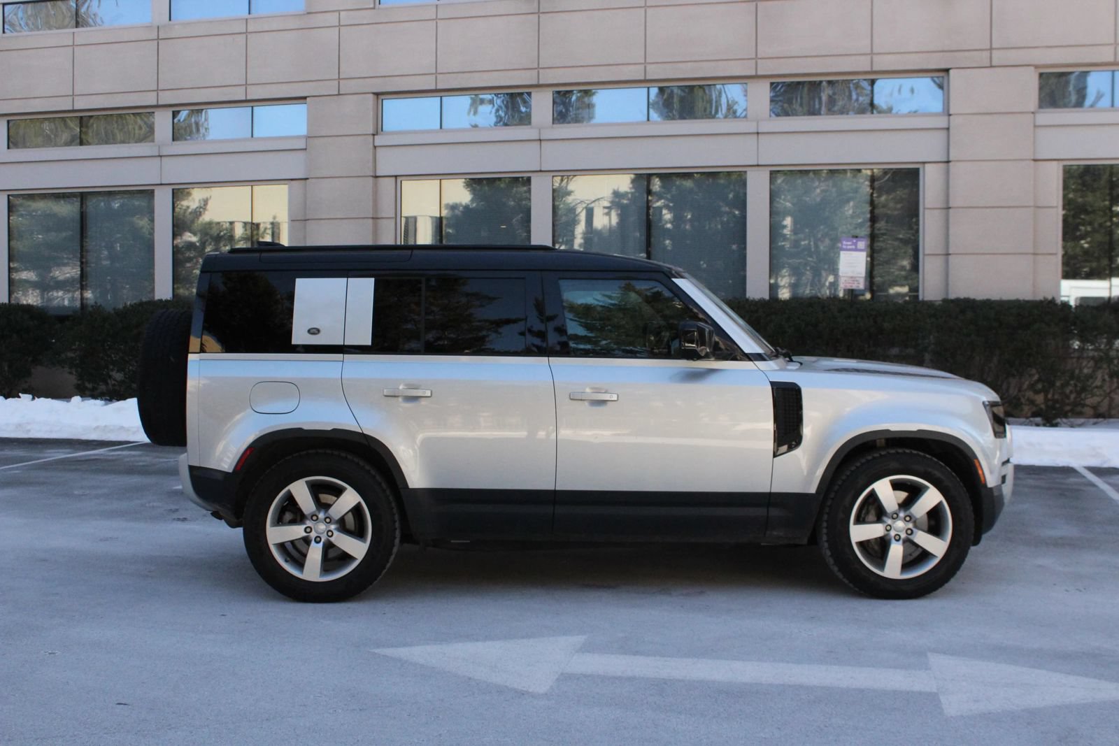 Used 2020 Land Rover Defender 110 First Edition AWD/4WD image 6
