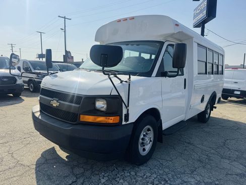 Used 2017 Chevrolet Express 3500 w/ School Bus Package RWD image 3