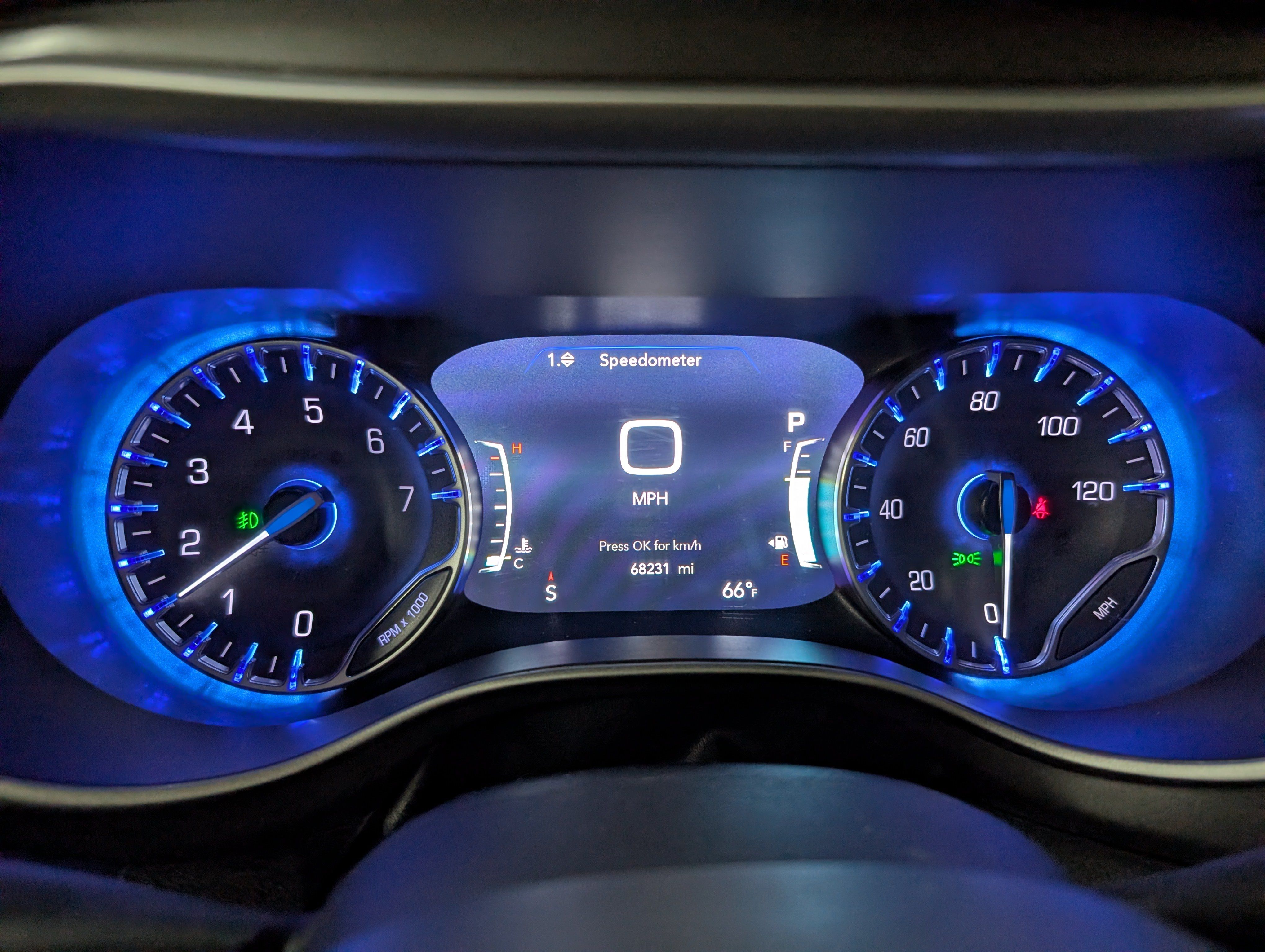 Used 2024 Chrysler Pacifica Touring-L FWD image 19