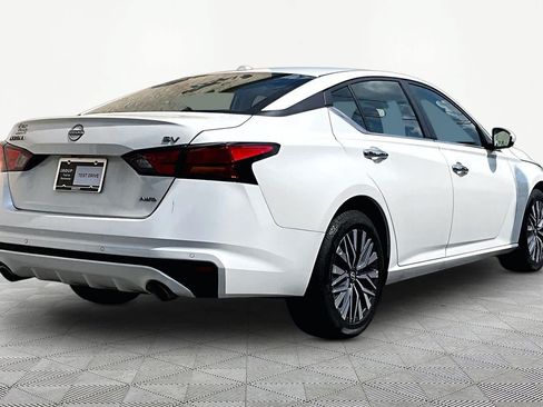 Used 2023 Nissan Altima 2.5 SV w/ SV Premium Package AWD/4WD image 13