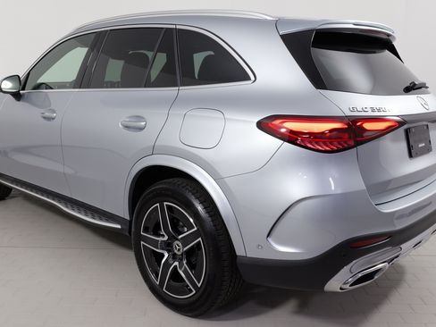 Used 2025 Mercedes-Benz GLC 350e 4MATIC image 18