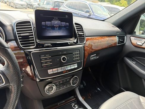 Used 2019 Mercedes-Benz GLS 450 4MATIC image 29