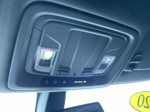 Used 2020 Chevrolet Silverado 1500 Custom w/ Custom Value Package image 33